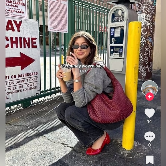 SOLD Bottega Veneta Intrecciato Red/Maroon Hobo Lambskin Shoulder Bag - Picture 14 of 17